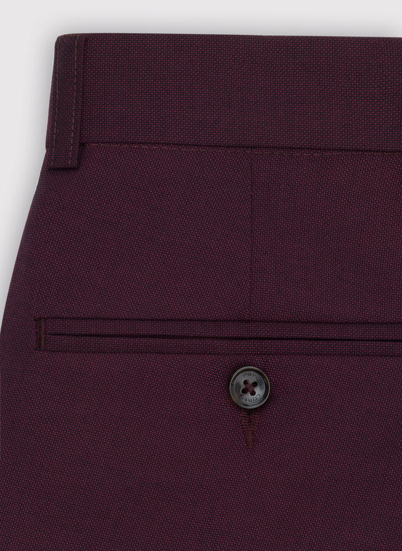 Tamsiai raudonas vyriškas kostiumas