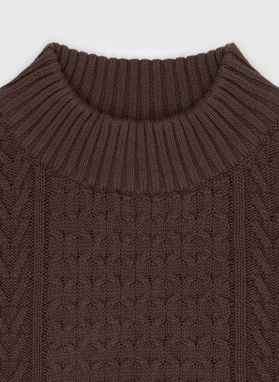 Bronzos spalvos pusgolfis pynutės raštu