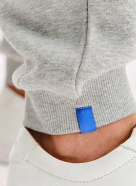 Pilkos spalvos treninginės kelnės