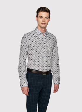 Baltos spalvos vyriški marškiniai tamsiai mėlynu raštu