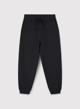 Juodos spalvos treninginės kelnės