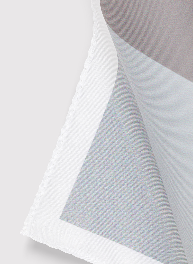 Kišeninė nosinaitė pilkų atspalvių kvadratais