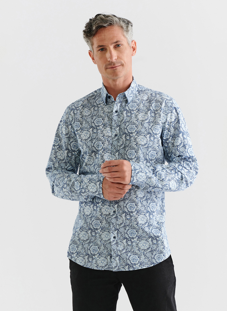 Marškiniai gėlių raštu tamsiai mėlyname fone