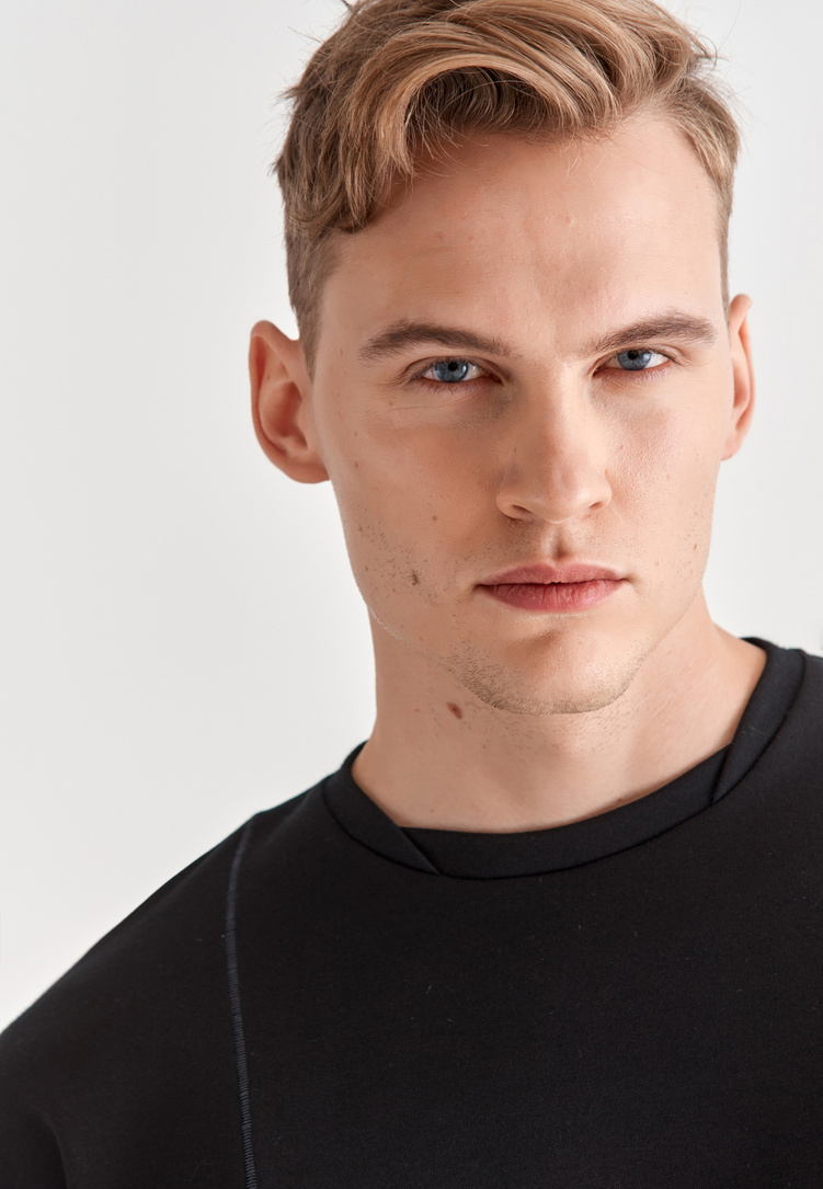 JUODAS BLUZONAS M21WF-2B-001-C