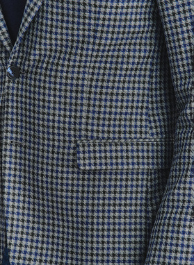 Tamsiai mėlynas švarkas smulkiais langeliais