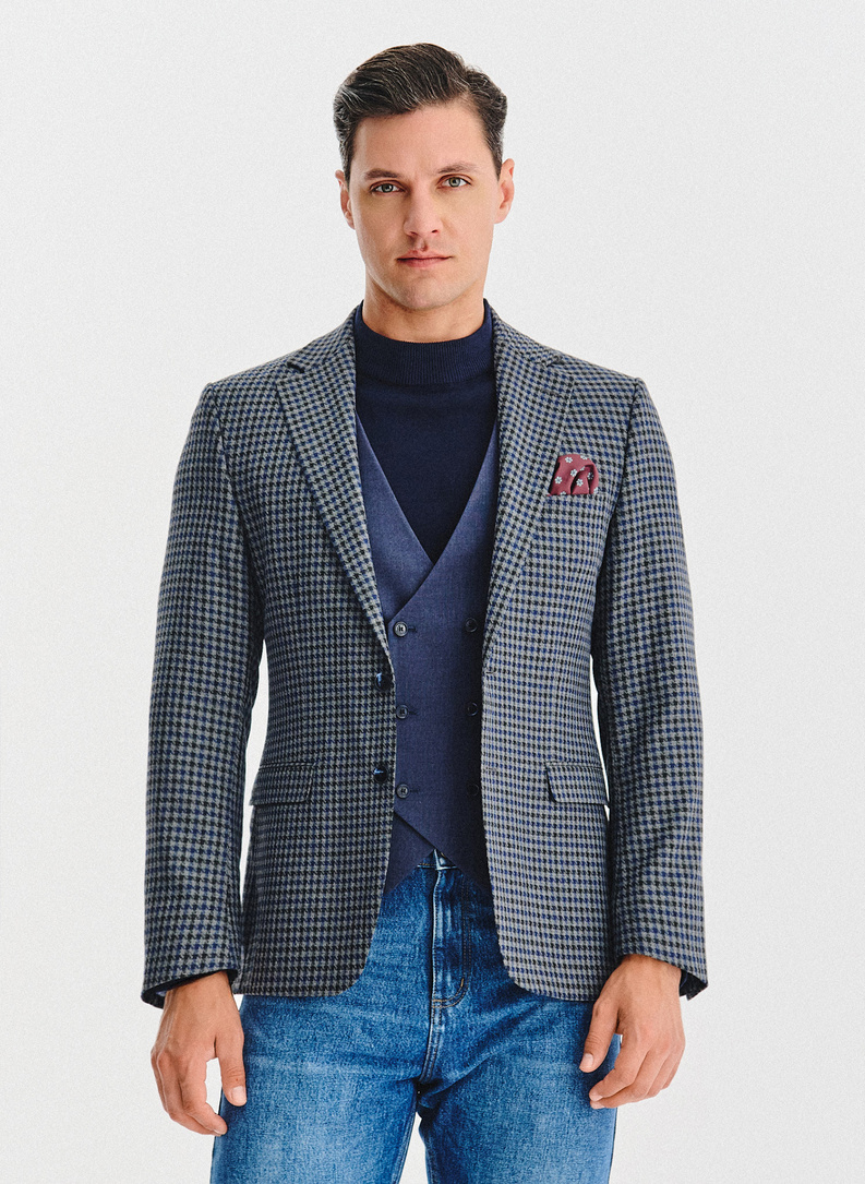 Tamsiai mėlynas švarkas smulkiais langeliais