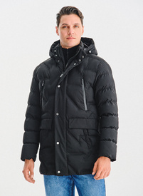 Juoda žieminė vyriška striukė