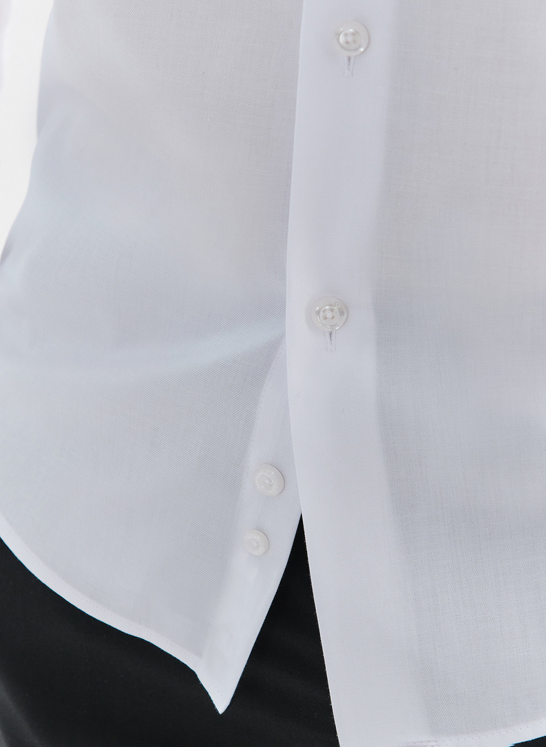 Elegantiški balti vyriški marškiniai