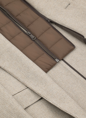 Smėlinis vyriškas švarkas su nusegama stačia apykakle