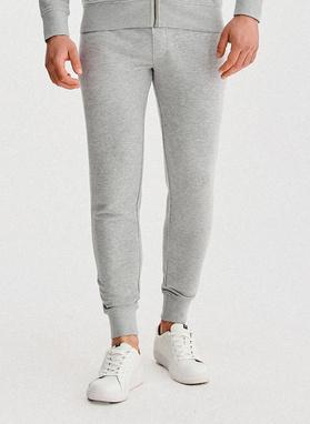 Pilkos treninginės kelnės