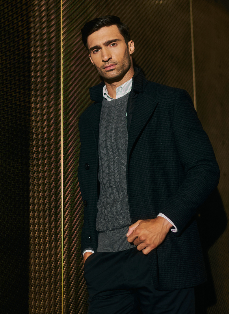 Pilkas vyriškas megztinis su kašmyru