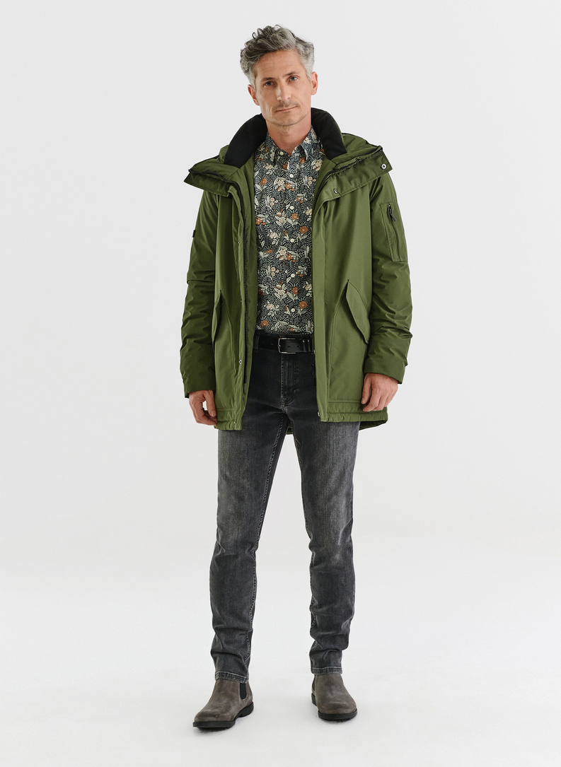 Žieminė žalios spalvos striukė su gobtuvu