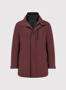 Tamsiai raudona pūkinė striukė