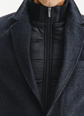 Grafito spalvos vyriškas lietpaltis su nusegama apykakle