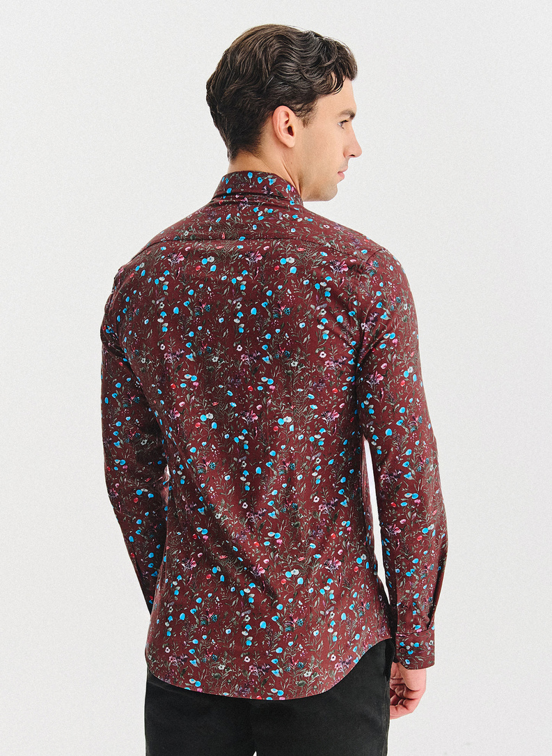 Tamsiai raudoni gėlėti marškiniai