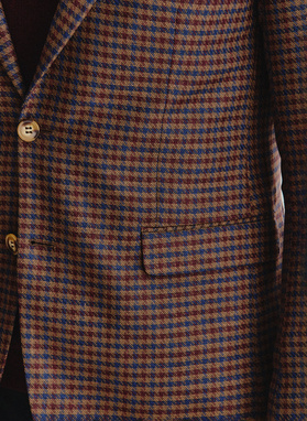 Rudas švarkas smulkiais langeliais