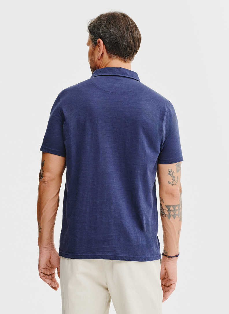 Tamsiai mėlyni medvilniniai polo marškinėliai