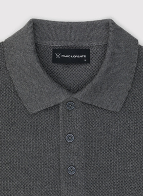 Pilkas vyriškas megztinis su apykakle