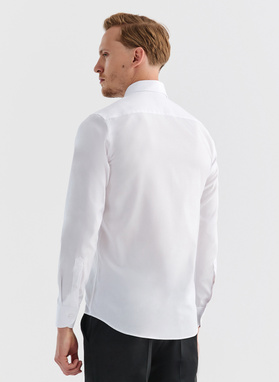 Elegantiški balti vyriški marškiniai