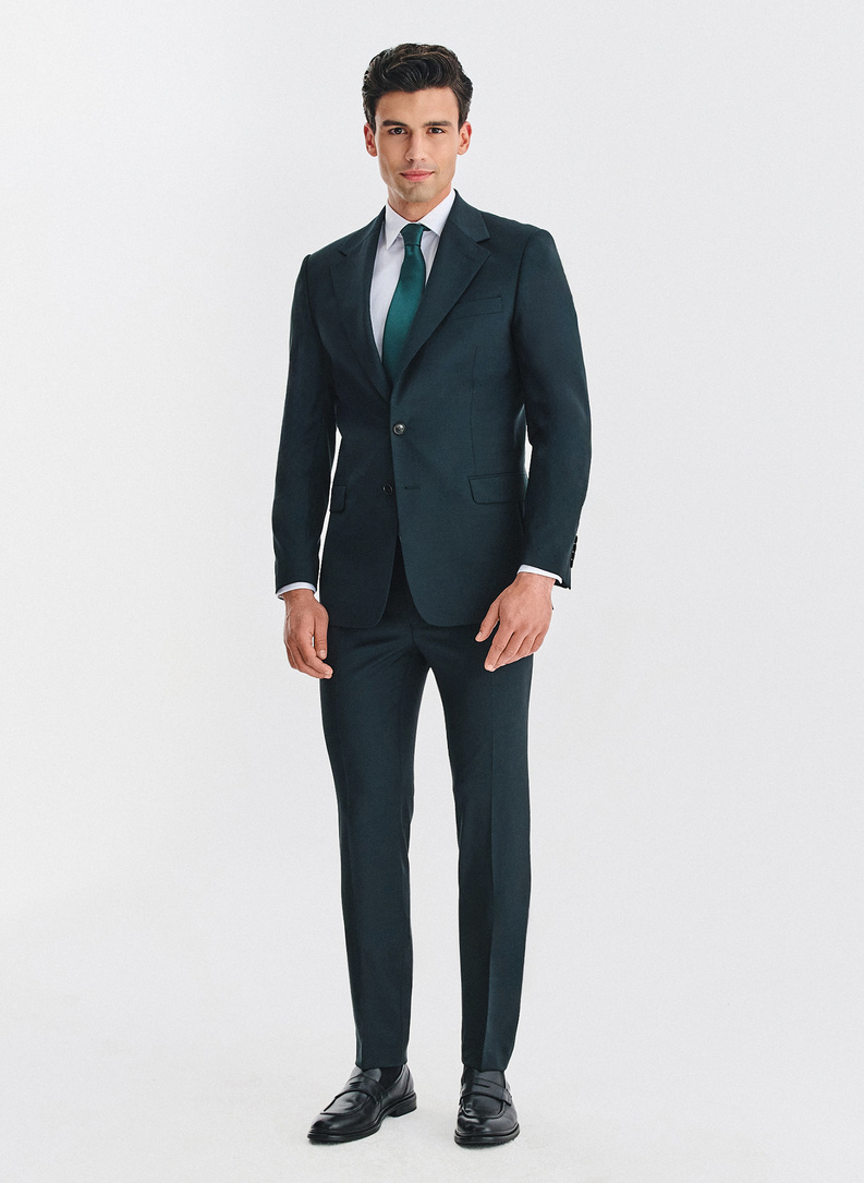 Vilnonis žalias vyriškas kostiumas