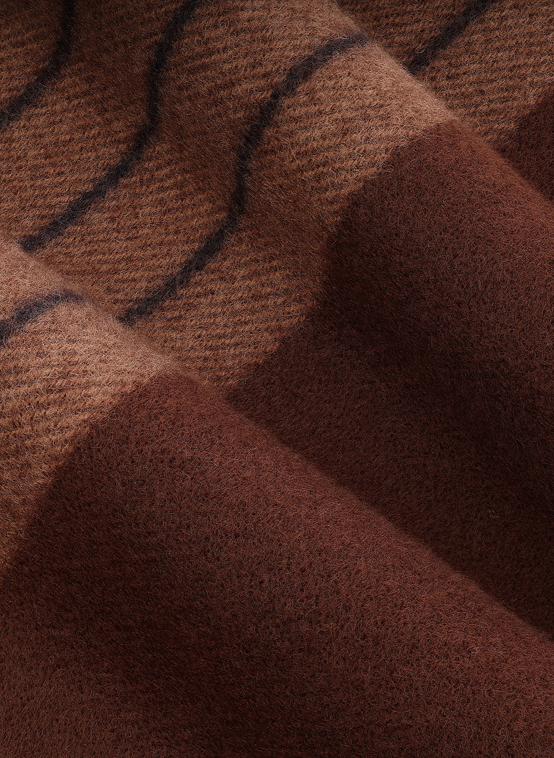 Rudas vyriškas šalikas juostelėmis