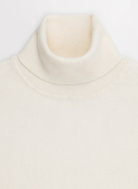 Baltas vyriškas golfas be raštų