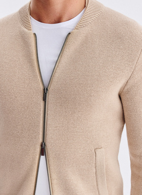 Smėlinės spalvos sagstomas kardiganas