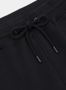 Juodos spalvos treninginės kelnės