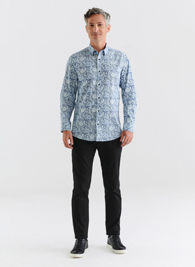 Marškiniai gėlių raštu tamsiai mėlyname fone