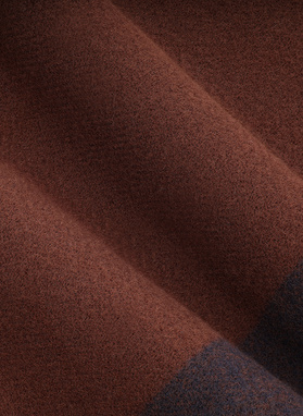 Rudas šalikas su apvadu