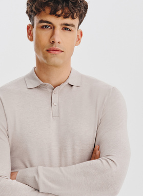 Smėlinės spalvos polo megztinis