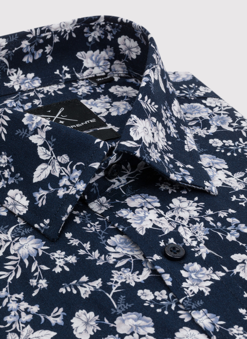 Tamsiai mėlyni gėlėti marškiniai