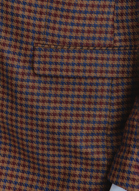 Rudas švarkas smulkiais langeliais