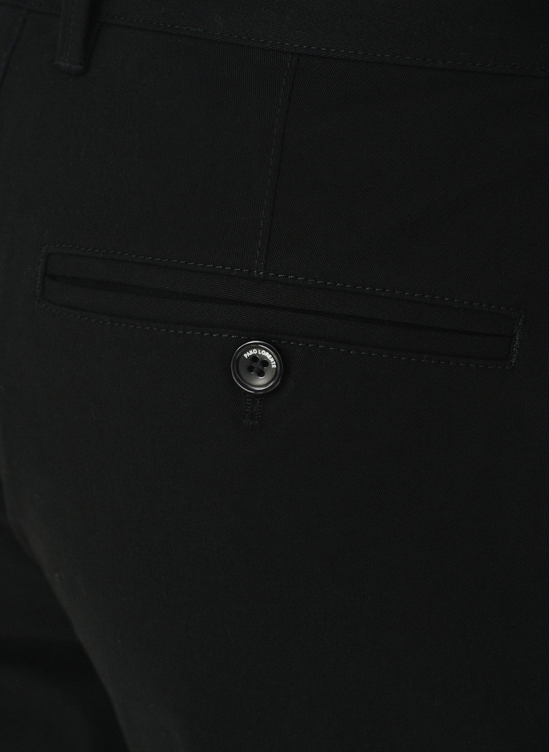 Juodos spalvos vyriškos kelnės be raštų