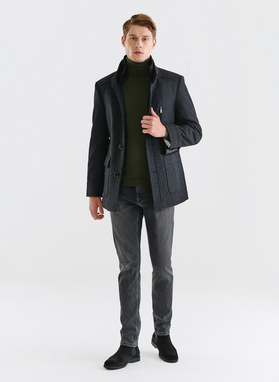 Pilkas trumpas vyriškas lietpaltis su vilna ir kašmyru