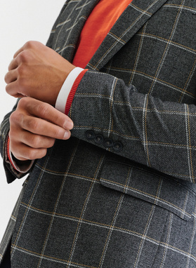 Pilkas languotas vyriškas švarkas