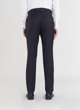 Tamsiai mėlynos kostiuminės kelnės subtiliais langais