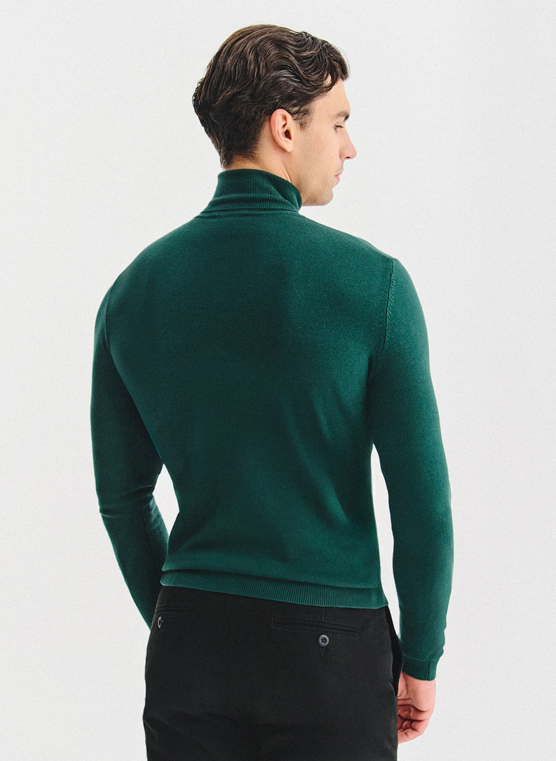 Tamsiai žalias vyriškas golfas be raštų