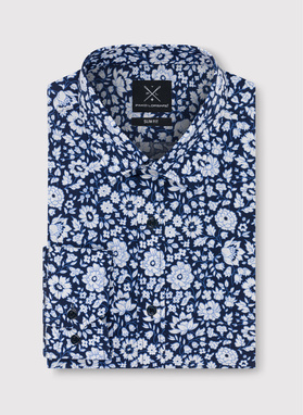 Tamsiai mėlyni marškiniai baltomis gėlėmis