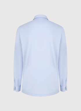 Šviesiai mėlyni trikotažiniai marškiniai