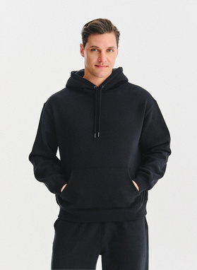 Juodas vyriškas treningas su bluzonu su gobtuvu