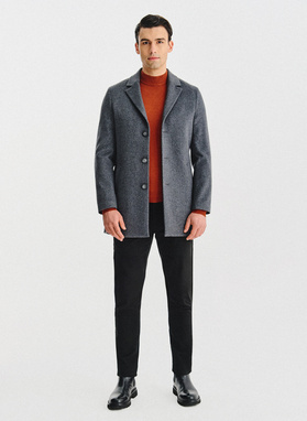 Pilkas lietpaltis su vilna