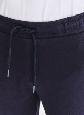 Tamsiai mėlynos treninginės kelnės