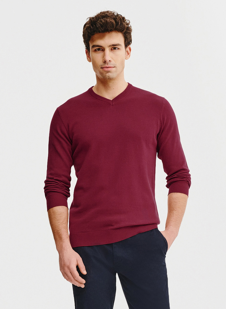 Raudonas vyriškas megztinis V apykakle