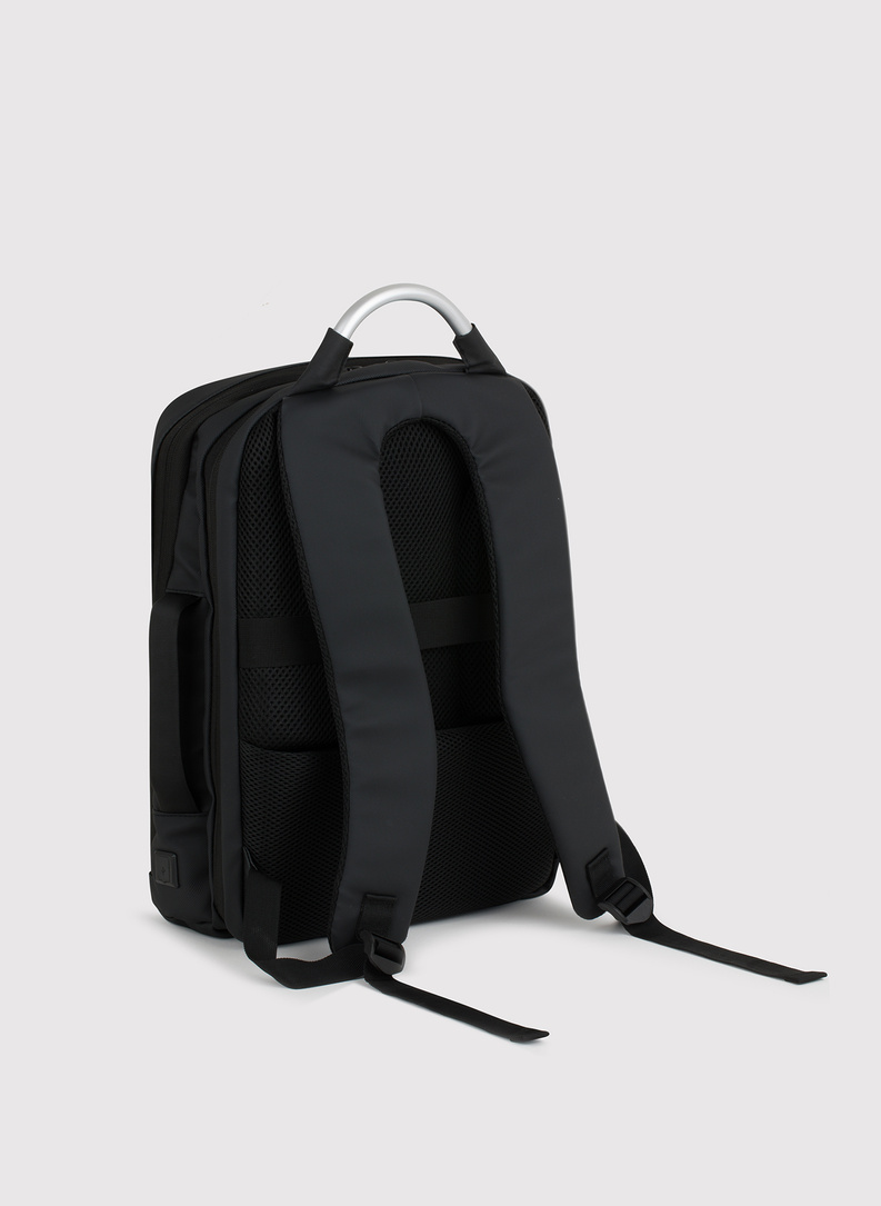 Juoda vyriška kuprinė su kodu