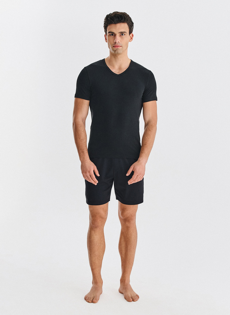 Dvejų juodos spalvos T marškinėlių su V iškirpte pakuotė