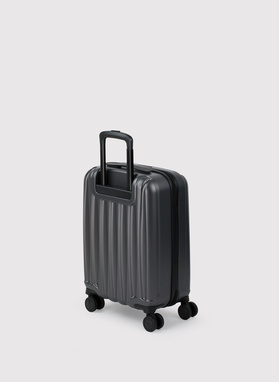 Mažas tamsiai pilkas lagaminas su grioveliais