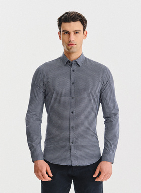 Tamsiai mėlyni gėlėti marškiniai