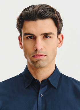 Tamsiai mėlyni medvilniniai vyriški marškiniai