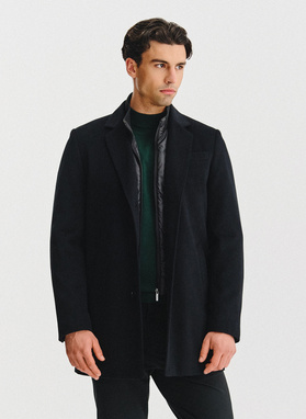 Juodas vyriškas lietpaltis su vilna